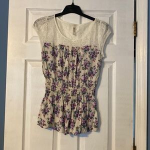 Sound & Matter juniors girls top; size large